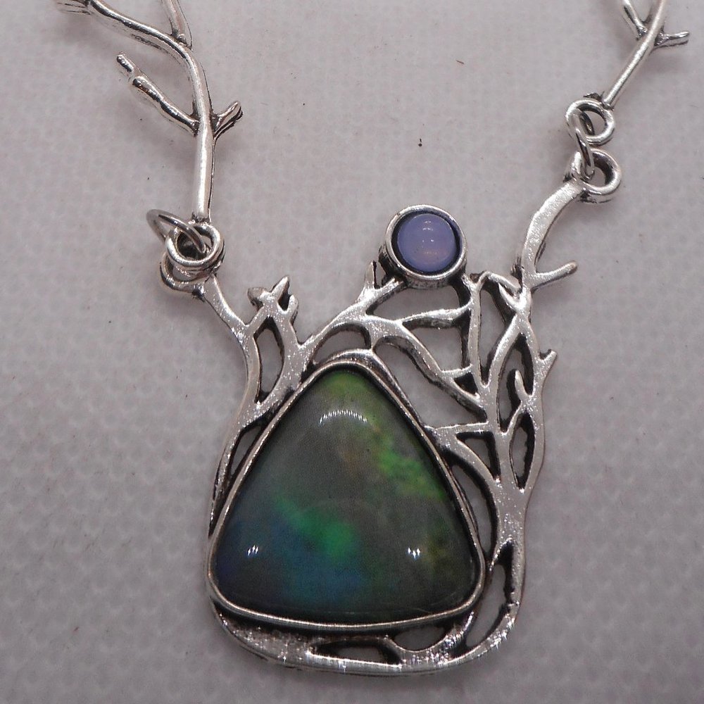 NEW Antlers Design Clavicle Chain Creative Triangle Colorful Stone Pendant Neck!